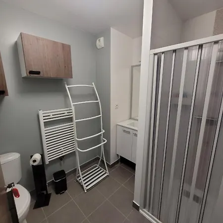 Flat سان جان دي مونت